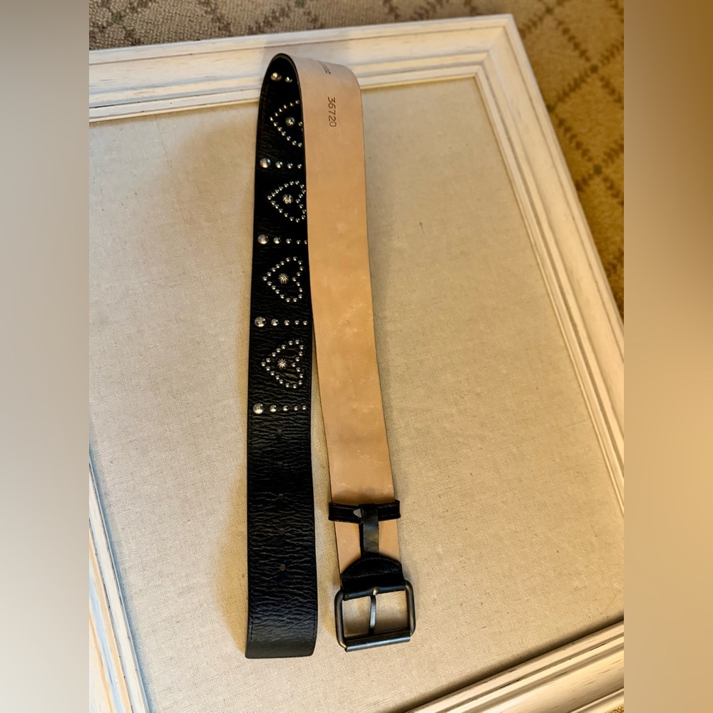 Saks Fifth Avenue black leather belt with heart studded details S NWOT - Picture 6 of 9